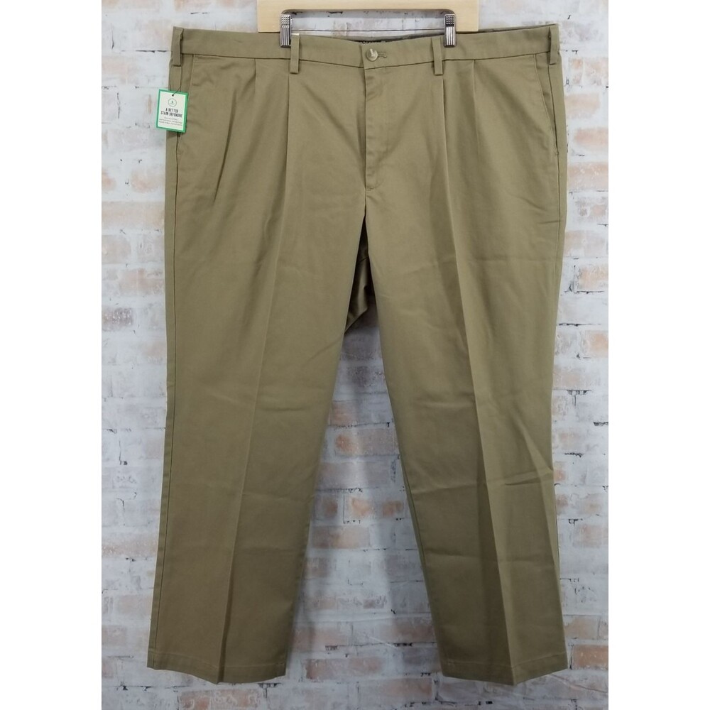 NWT Dockers Signature Khaki Classic Fit Iron Free Pleated Pants Men's 48W x 30L